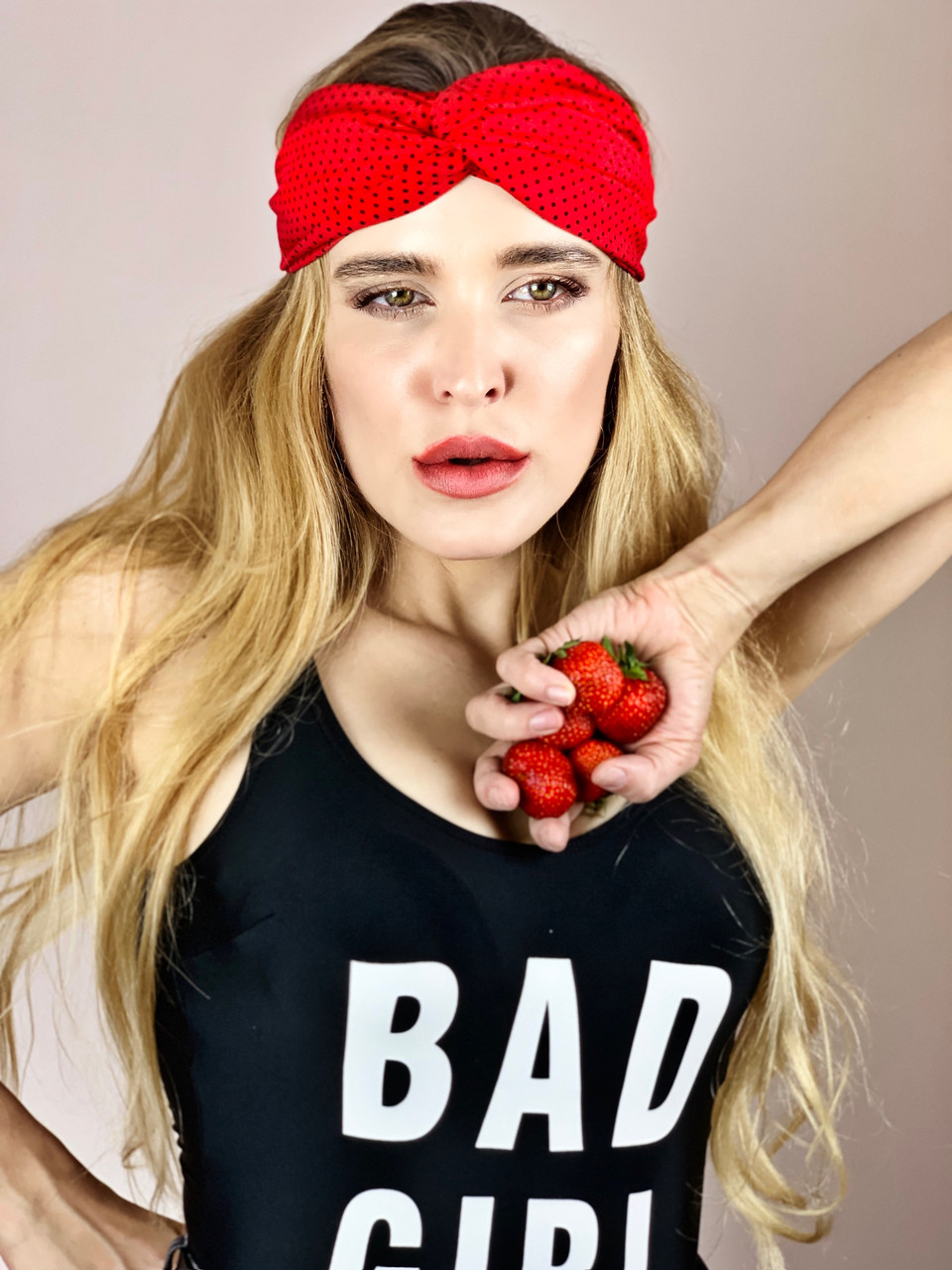 Повязка на голову женская красная принт точка хлопок
Повязка на голову женская красная принт точка хлопок