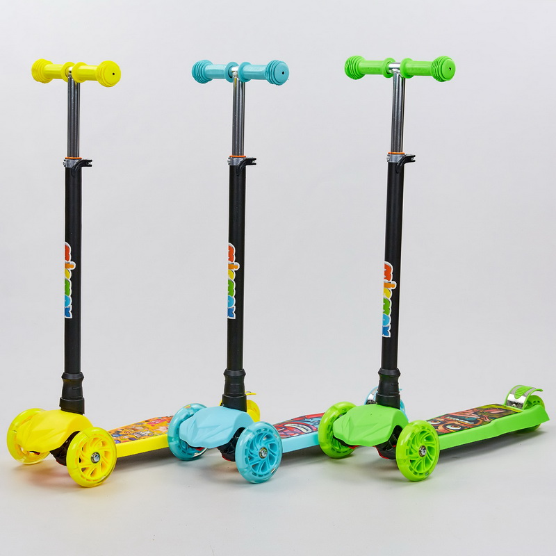 Самокат с наклоном руля 3D, Цвет Черный 
Самокат с наклоном руля 3D, Цвет Черный