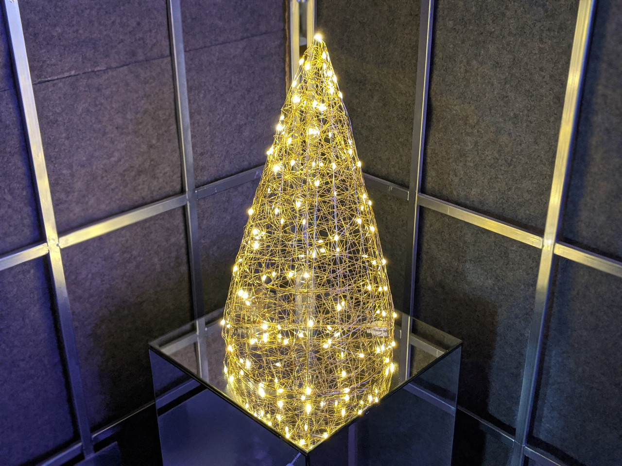 Елка металлическая с гирляндой, железная, лофт, loft, питание от USB, 100 LED, 45 см., настольная 5899
Елка металлическая с гирляндой, железная, лофт, loft, питание от USB, 100 LED, 45 см., настольная 5899