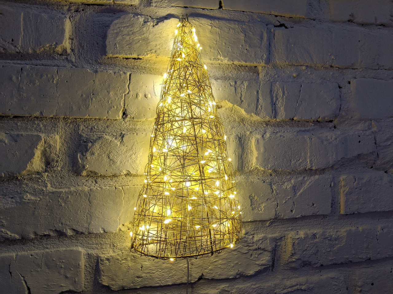 Елка металлическая с гирляндой, железная, лофт, loft, питание от USB, 100 LED, 38 см., настенная 5897
Елка металлическая с гирляндой, железная, лофт, loft, питание от USB, 100 LED, 38 см., настенная 5897