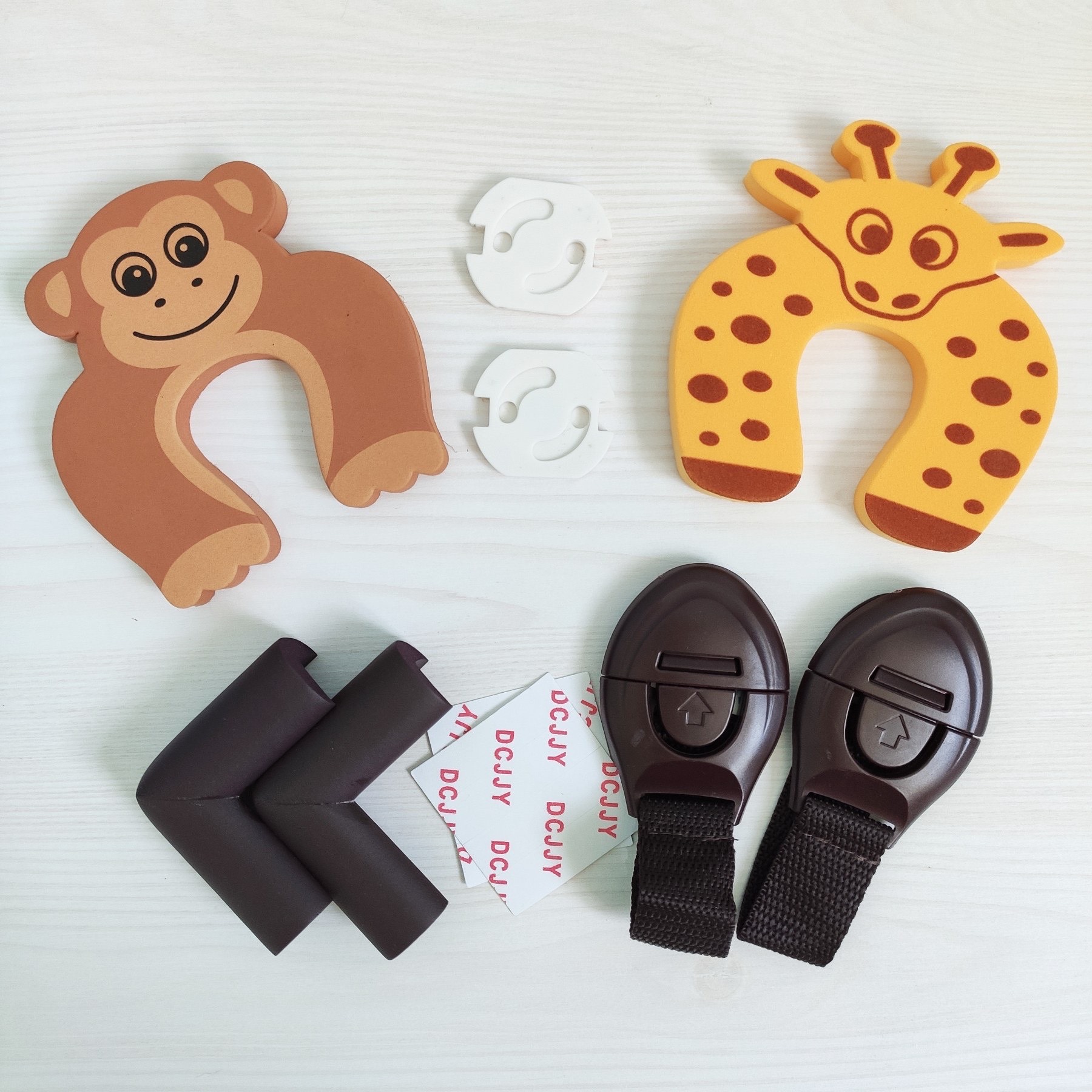 Набор защиты для малыша Active Baby, защита для детей на двери, шкафчики, мебель. Коричневый
Набор защиты для малыша Active Baby, защита для детей на двери, шкафчики, мебель. Коричневый