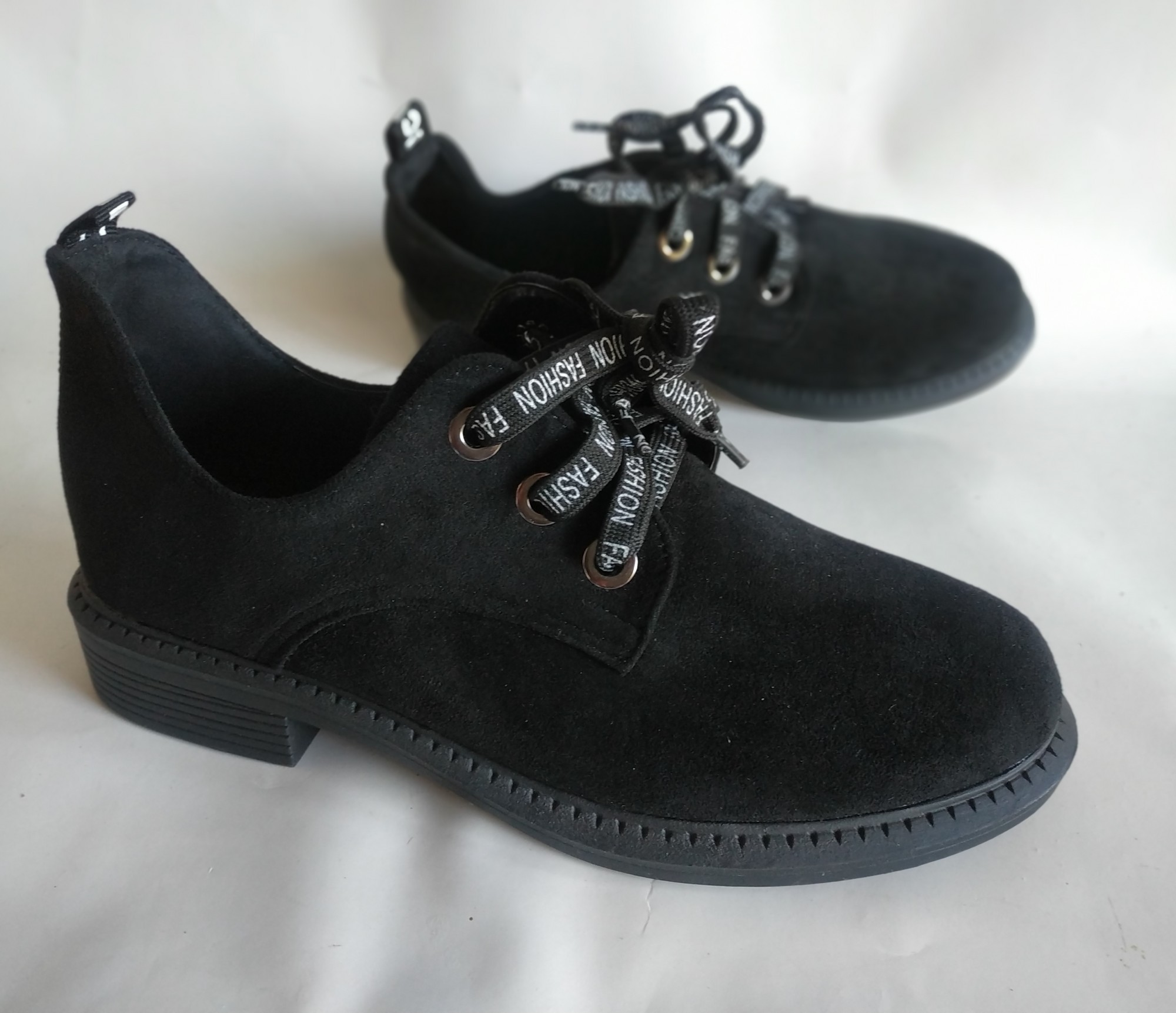 Туфли VIKA C309-1 202654 41 26 см
Туфли VIKA C309-1 202654 41 26 см