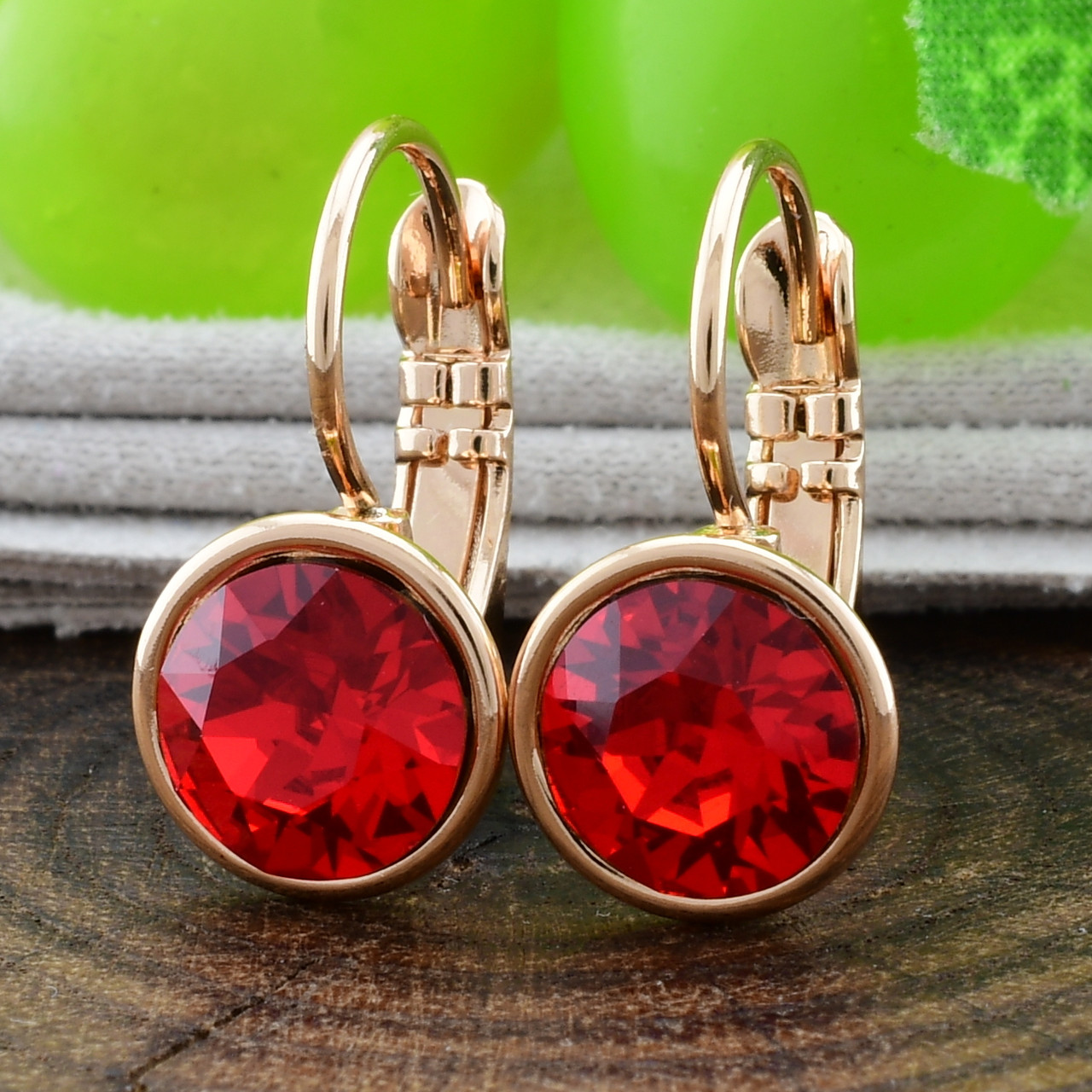 Серьги Xuping с кристаллами Swarovski 27266 размер 17х8 мм вес 2.6 г цвет красный позолота 18К
Серьги Xuping с кристаллами Swarovski 27266 размер 17х8 мм вес 2.6 г цвет красный позолота 18К