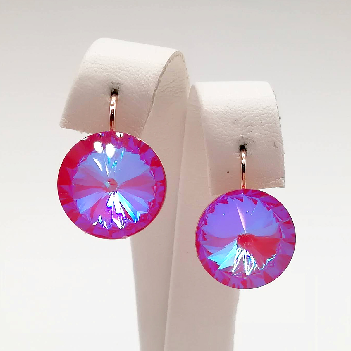Серьги SONATA из медицинского золота, кристаллы Swarovski розово-голубого цвета, позолота PO, 24710
Серьги SONATA из медицинского золота, кристаллы Swarovski розово-голубого цвета, позолота PO, 24710