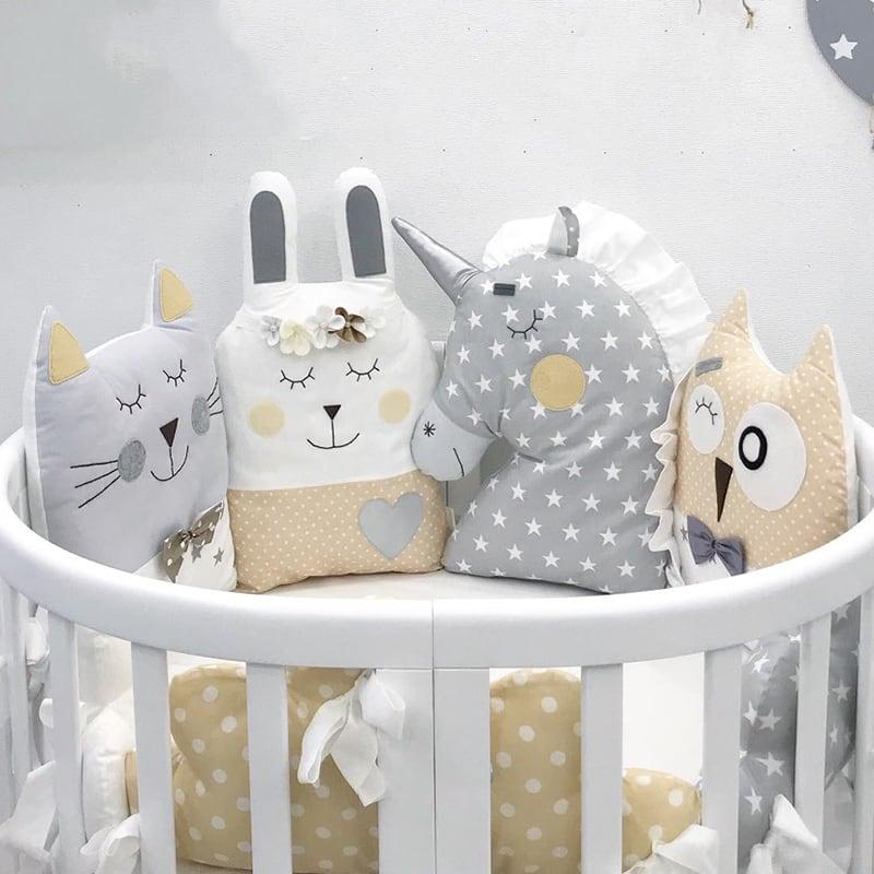 Бортики игрушки в овальную кроватку "Тойсики" BabyKomfort + 2 простыни на резинке Сказка беж
Бортики игрушки в овальную кроватку "Тойсики" BabyKomfort + 2 простыни на резинке Сказка беж