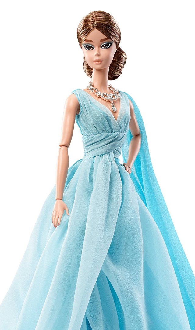 Кукла барби силкстоун Голубое шифоновое платье -Barbie Fashion Model Collection Blue Chiffon Ball Gown Barbie
Кукла барби силкстоун Голубое шифоновое платье -Barbie Fashion Model Collection Blue Chiffon Ball Gown Barbie