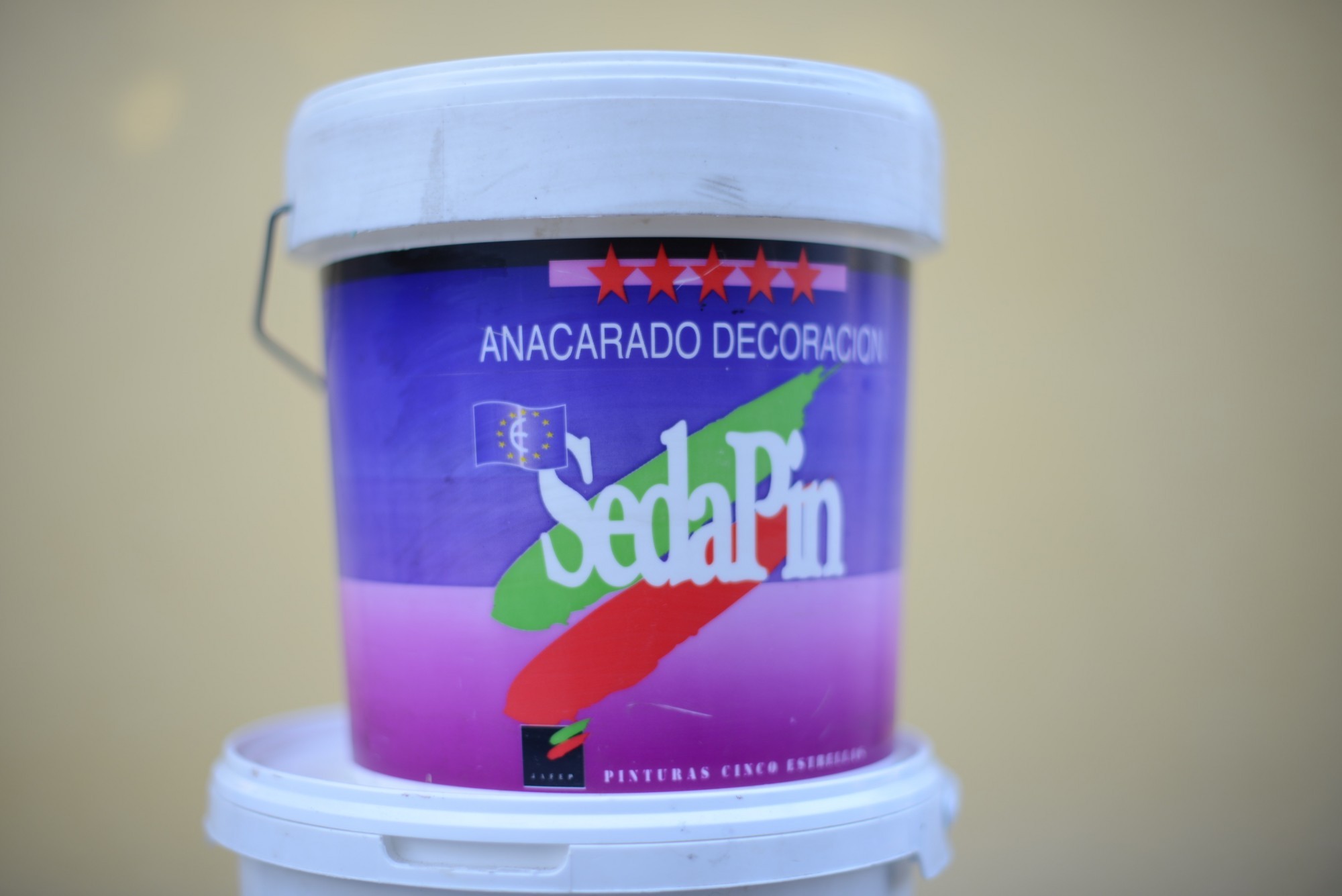 Декоративный материал Jafep Sedapin Verde 3.5 L лак с зелёным блёстками глянцевый
Декоративный материал Jafep Sedapin Verde 3.5 L лак с зелёным блёстками глянцевый