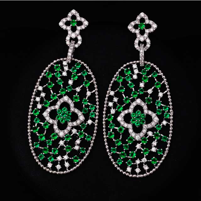 Массивные серьги Цветок DiaDemaGrand Серебряный с зеленым камнем (011526360-15-7)
Массивные серьги Цветок DiaDemaGrand Серебряный с зеленым камнем (011526360-15-7)