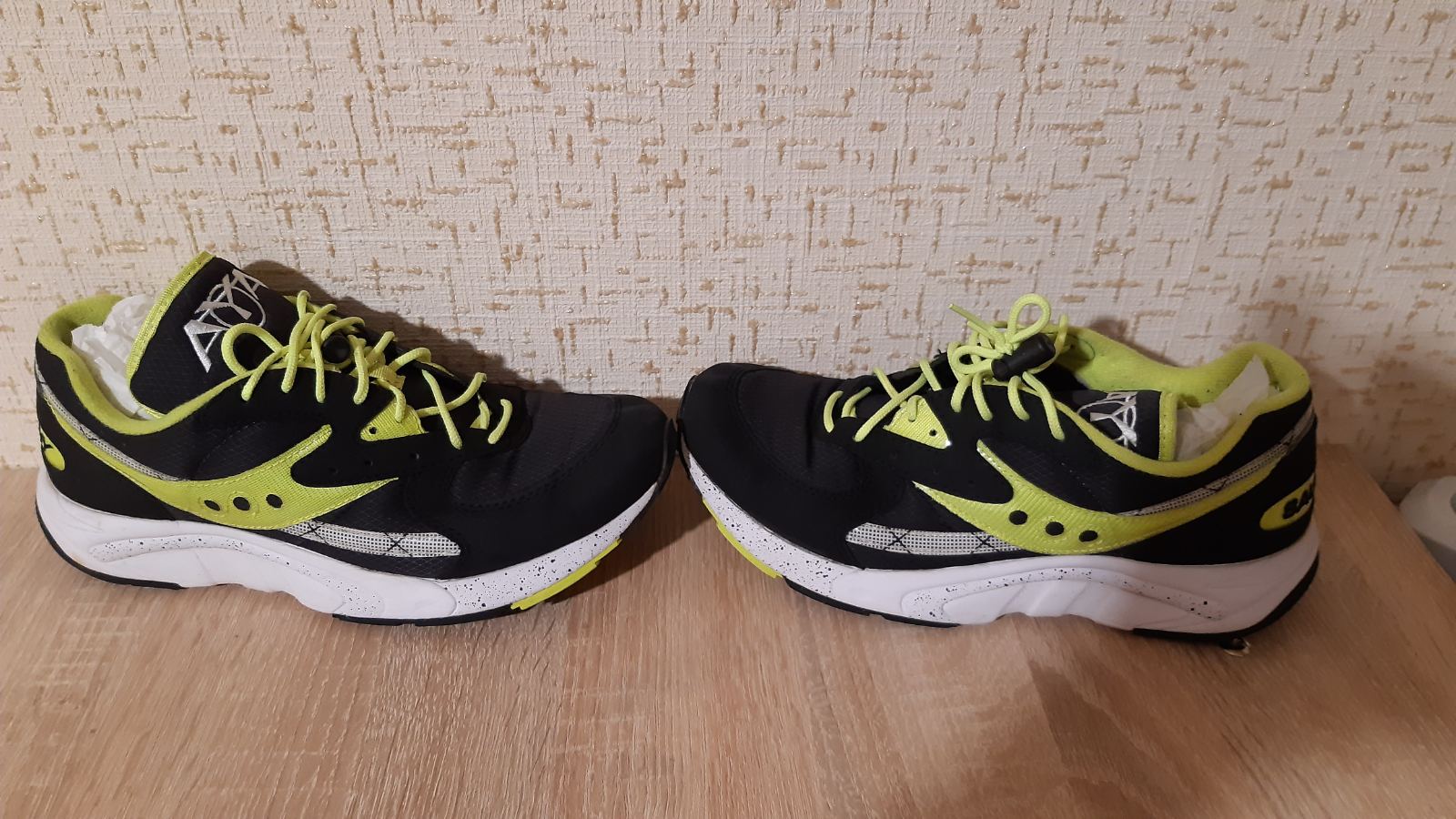 Saucony aya store