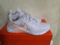 Женские кроссовки для тренировок Nike W Legend Essential 2 CQ9545-001 40.5 (9) 26 см (19449795812515) фото от покупателей 2