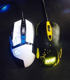 Миша Logitech G502 HERO KDA Gaming Mouse USB (910-006097) фото від покупців 6