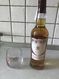 Набор виски MacArthur's 0.7 л 40 % + 1 стакан в коробке (5010509001526) фото от покупателей 2