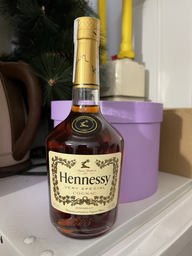 Коньяк Hennessy VS 4 роки витримки 0.5 л 40% в подарунковій упаковці (3245995817111_3245990287407)