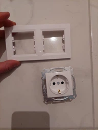 Розетка Schneider Electric Sedna с заземлением и защитными шторками Белая (SDN3000121) фото от покупателей 1