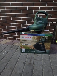 Садовий пилосос-повітродувка Bosch UniversalGardenTidy Basic (06008B1000) фото від покупців 4