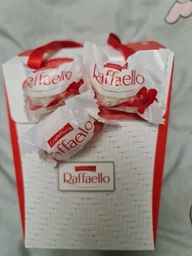 Конфеты Raffaello 230 г (8000500290088) фото от покупателей 3