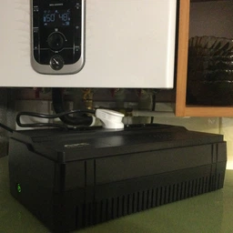 ДБЖ APC Easy UPS 650VA Schuko (BV650I-GR)