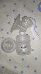 Ручной молокоотсос Philips Avent с бутылочкой 115мл SCF430/10 (SCF430/10) фото від покупців 11
