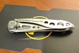 Карманный нож Leatherman Skeletool KBx в коробке Stainless (832382)
