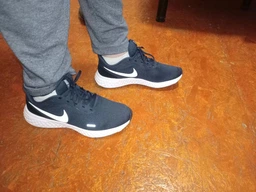 Мужские кроссовки для бега Nike Revolution 5 BQ3204-001 48.5 (14US) 32 см Черные (193151520821) фото от покупателей 15