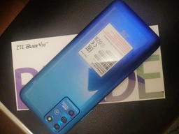 Мобильный телефон ZTE Blade V30 Vita 4/128GB Blue фото от покупателей 13