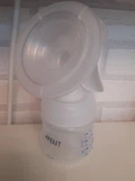 Ручной молокоотсос Philips Avent с бутылочкой 115мл SCF430/10 (SCF430/10) фото від покупців 9