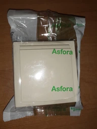 Розетка с заземлением Asfora с крышкой и защитными шторками слоновая кость ABS [EPH3100323] Шнейдер Электрик фото от покупателей 5