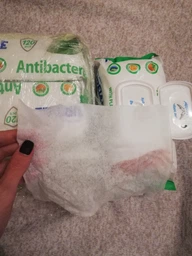 Упаковка вологих серветок Naturelle Antibacterial з екстрактом листя подорожника 3 пачки по 120 шт. (2000998938574) фото від покупців 4
