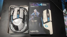 Миша Logitech G502 HERO KDA Gaming Mouse USB (910-006097) фото від покупців 4