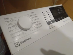 Стир. машина с верт. загр. Electrolux EW6T4062U, 6кг, 1000, A+++, Дисплей, Белый (EW6T4062U) фото от покупателей 17