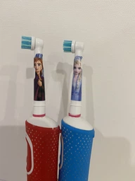 Насадки совместимые С электрической зубной щеткой Oral-B Kids Frozen II 3 шт фото от покупателей 2