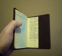 Шкіряна обкладинка на паспорт SHVIGEL з натуральної шкіри коричневого кольору унісекс (bg139fash76) фото від покупців 2