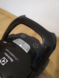 Пылесос для сухой уборки Electrolux EUSC64-EB фото от покупателей 3