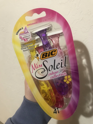 Набір бритв без змінних картриджів BIC Miss Soleil colour collection 4 шт (3086123303843) фото від покупців 2