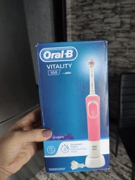 Электрическая зубная щетка Oral-B Vitality 3D White/D100 Pink (4210201262169_4210201234173) фото от покупателей 9