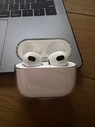 Наушники Apple AirPods with Wireless Charging Case 2021 (3-е поколение) (MME73TY/A) фото от покупателей 4