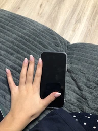 Мобильный телефон Apple iPhone 11 128GB Yellow (MHDL3) фото от покупателей 3