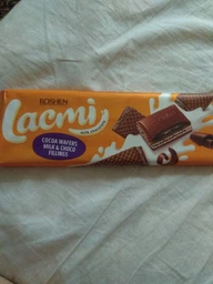 Шоколад Roshen Lacmi молочный с молочной и шоколадной начинками, вафлей с какао 235 г (4823077629556) фото от покупателей 1