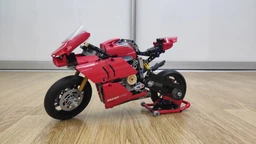 Конструктор LEGO Technic Ducati Panigale V4 R (42107) фото від покупців 4