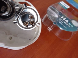 Автолампы Philips H4 X-tremeVision Pro150 +150% 2 шт (12342XVPS2) фото от покупателей 3