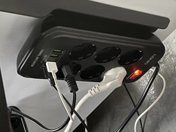 Сетевой удлинитель LDNIO SE6403 на 6 розеток 4 USB 2м Black фото от покупателей 5