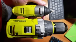 Шуруповерт аккумуляторный Ryobi R18PD7-0