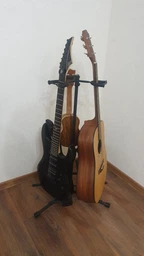 Стойка для трех гитар универсальная Gator Frameworks Triple Guitar Stand (gfw-gtr-3000)