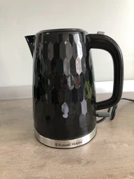 Електрочайник Russell Hobbs Honeycomb 1.7л, пластик, білий фото от покупателей 6