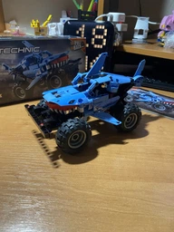 Конструктор Lego Technic Monster Jam Megalodon 260 деталей (42134) фото от покупателей 6