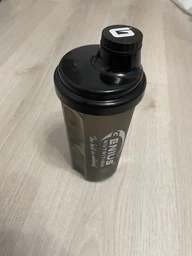 Шейкер Genius Nutrition Royal Shaker 700ml (Red) фото від покупців 2