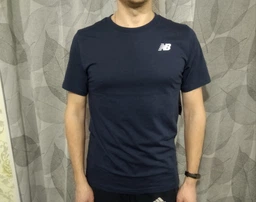 Футболка New Balance NB Classic Arch MT11985HC S Серая (195173328041) фото от покупателей 4