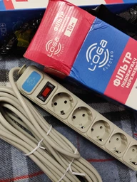 Мережевий фільтр-подовжувач SVITTEX 1,8 м із заземленням та вимикачем