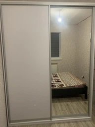Шафа-купе з двома дверима Roko 140х242х60 см ДСП + Дзеркало Дуб Сонома (20200024044) фото від покупців 6