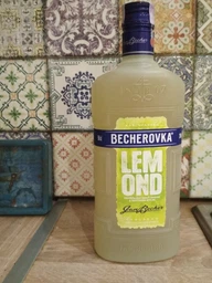 Ликерная настойка на травах Becherovka Lemond 0.5 л 20% (8594405105504)